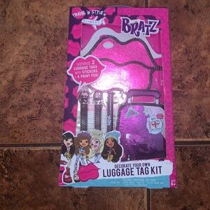 Bratz Decorate own Luggage Tag Kit
